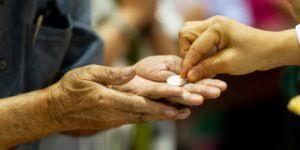 Vieš správne prijímať na ruku?